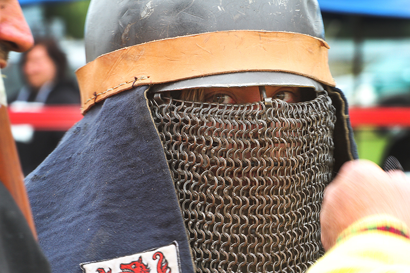 Medieval Market : Swords and Armour : Medieval Fighting : Levin : New Zealand : Richard Moore : Journalist : Photographer :